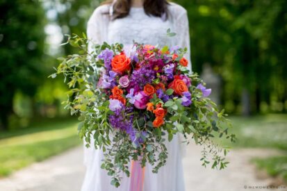 bouquet opulent champetre orange et violet