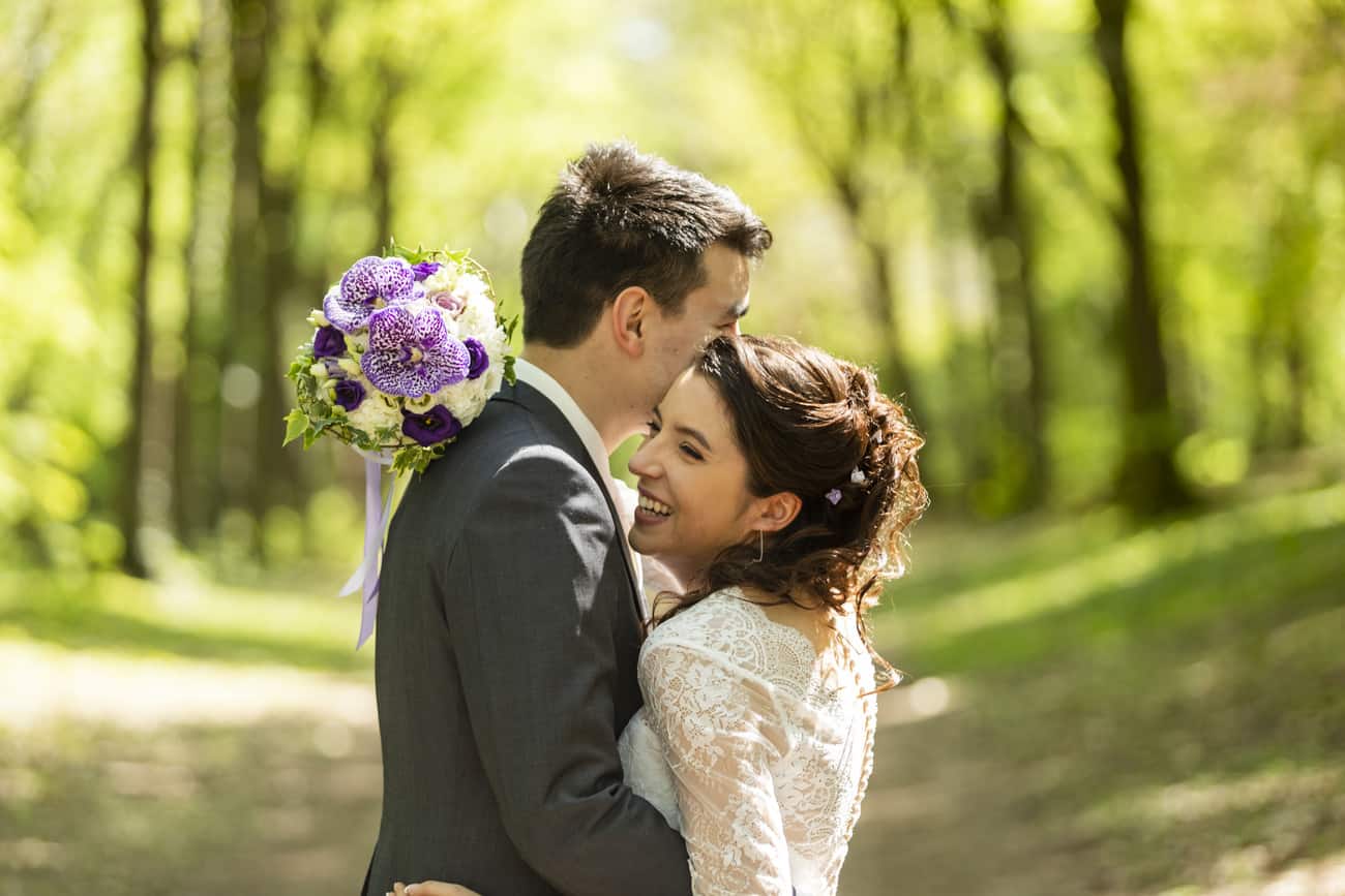 Bouquet de mariée blanc et violet avec vanda