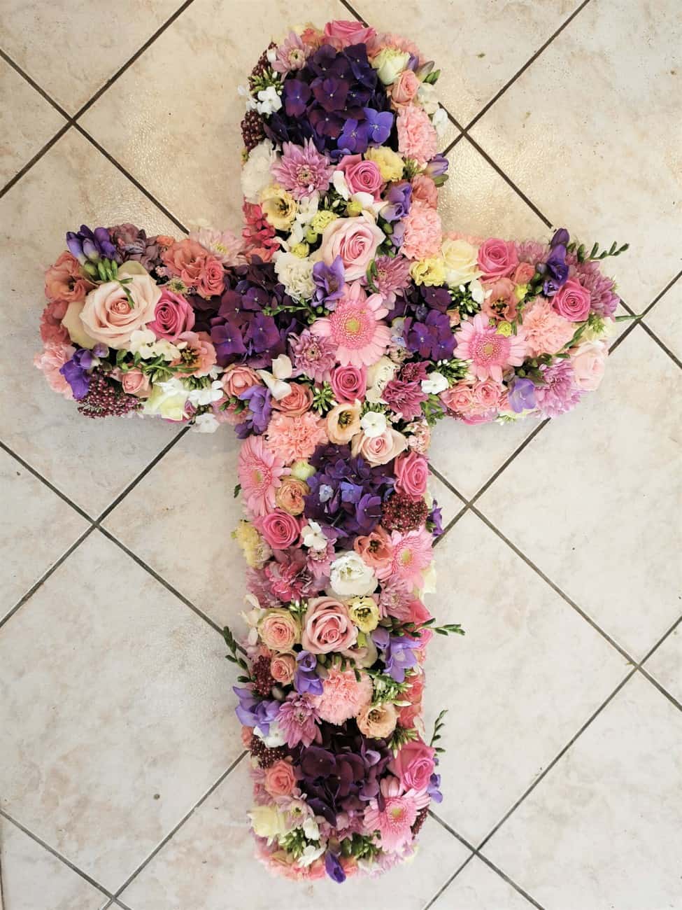 croix florale deuil